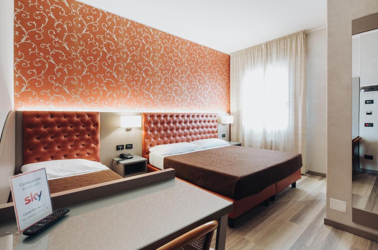 Hotel Alan อันโซลา เดล เอมิเลีย ภายนอก รูปภาพ