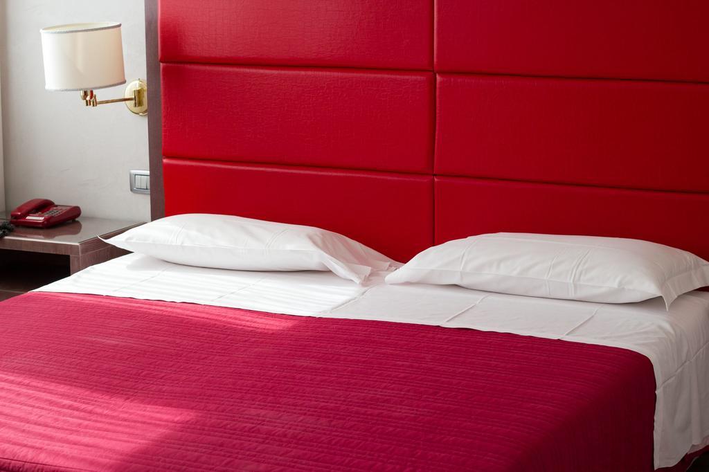 Hotel Alan อันโซลา เดล เอมิเลีย ภายนอก รูปภาพ