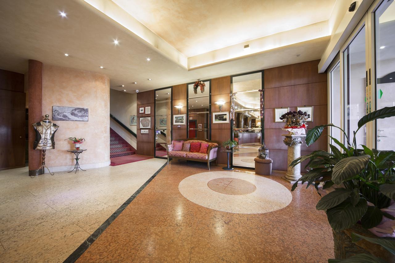 Hotel Alan อันโซลา เดล เอมิเลีย ภายนอก รูปภาพ